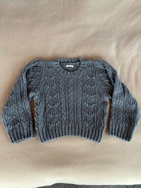 Doen Woolen Cable Knit Sweater